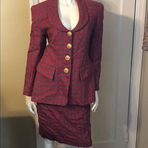 Women’s 2 piece 100% wool Lavantino set size 6